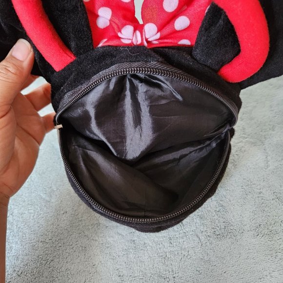 Disney Minnie Mouse  Face Plush Small Handbag for a Toddler - Picture 3 of 5